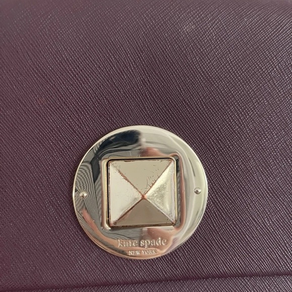 Elegant Burgundy Kate Spade Crossbody Bag - Picture 2 of 6